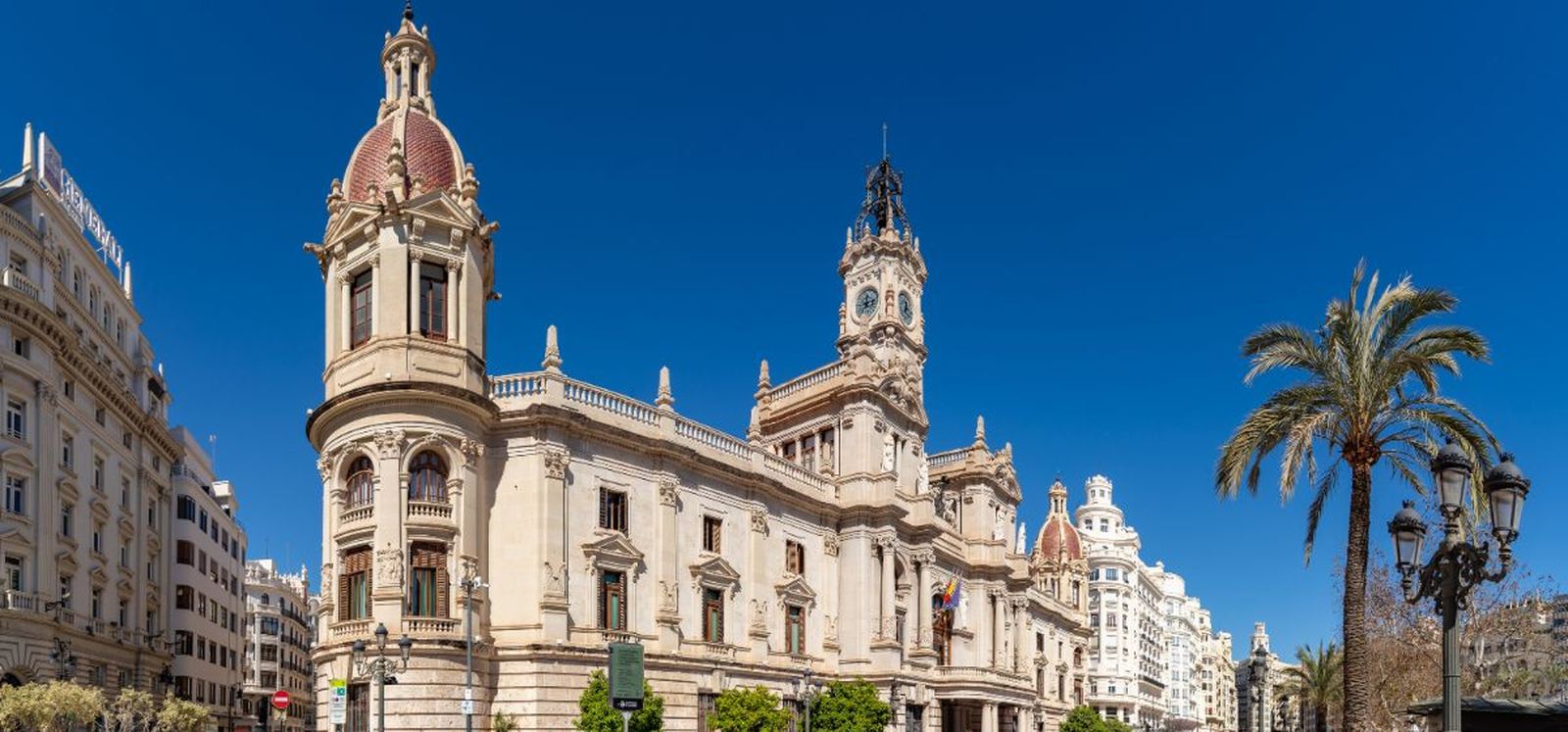Plaça de l’Ajuntament and the city hall clock tower, Valencia, Spain